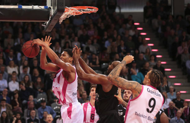 而前锋球员 而前锋球员